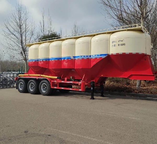 Low Density Granular Material Transportation Semi-Trailer